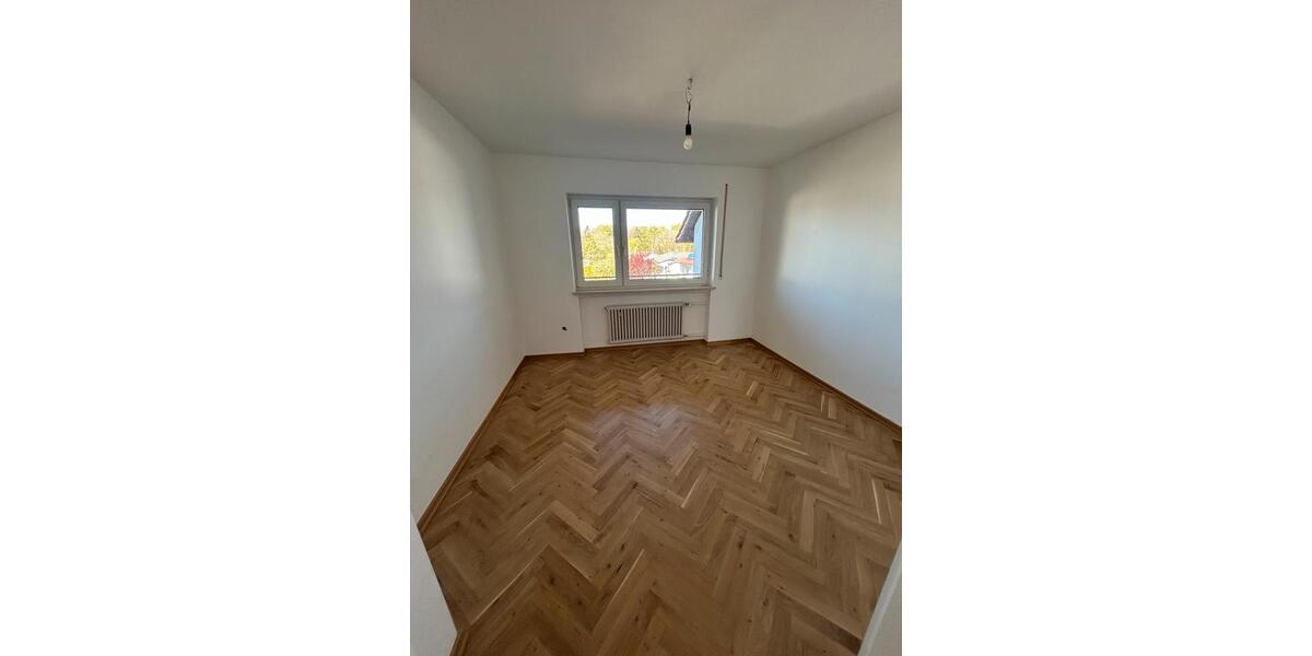 Reihenhaus Giengen an der Brenz - 7 Zimmer, 130 m&sup2;, 1.700&euro; | Angebot:26301199