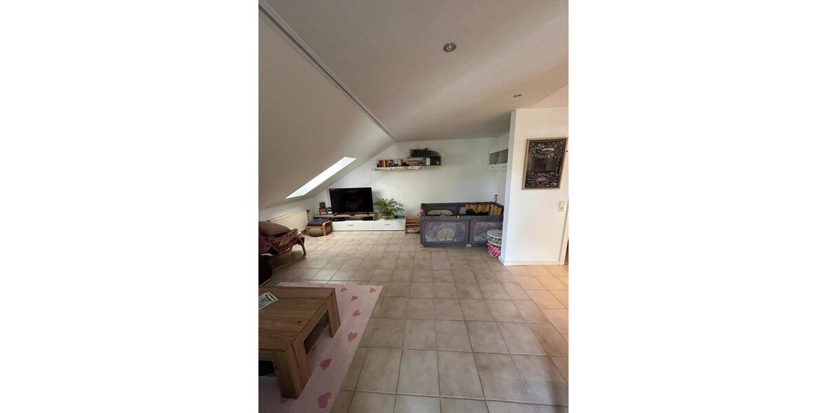 Dachgeschoßwohnung Erbach - 4 Zimmer, 100 m&sup2;, 290.000&euro; | Angebot:26953455