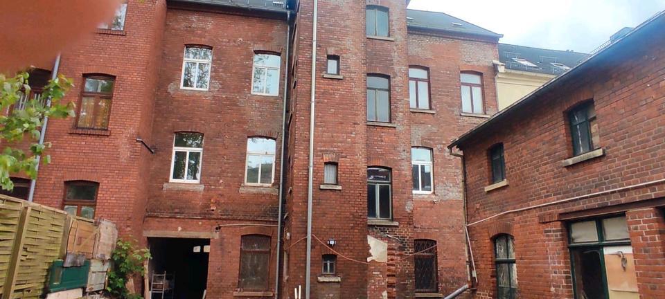 Mehrfamilienhaus und sep.2Fam-Haus mit WerkstattBüro