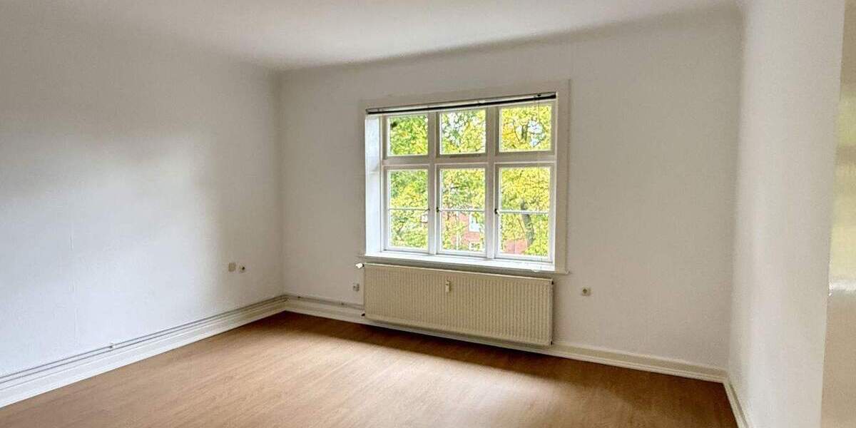 Große Altbau-Wohnung mit 4 Zimmern und Balkon 4 zimmer