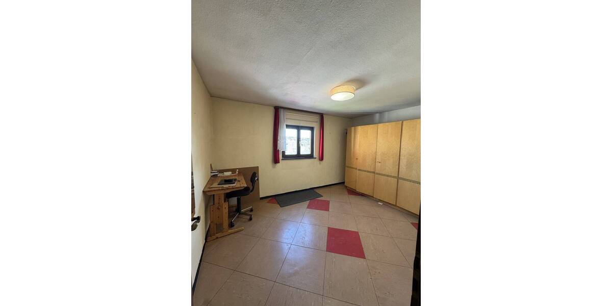 Einfamilienhaus Rimpar - 5 Zimmer, 103 m&sup2;, 95.000&euro; | Angebot:26362541