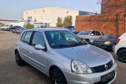 Renault Clio 71.800 km 2.599 &euro; Bonn 53227