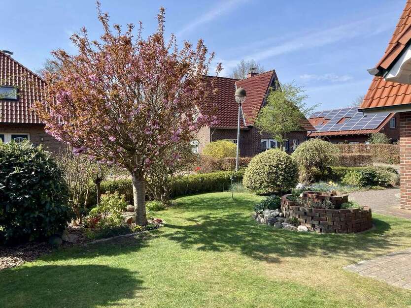 Haus zum Kaufen in Zetel 598.000 € 245 m²