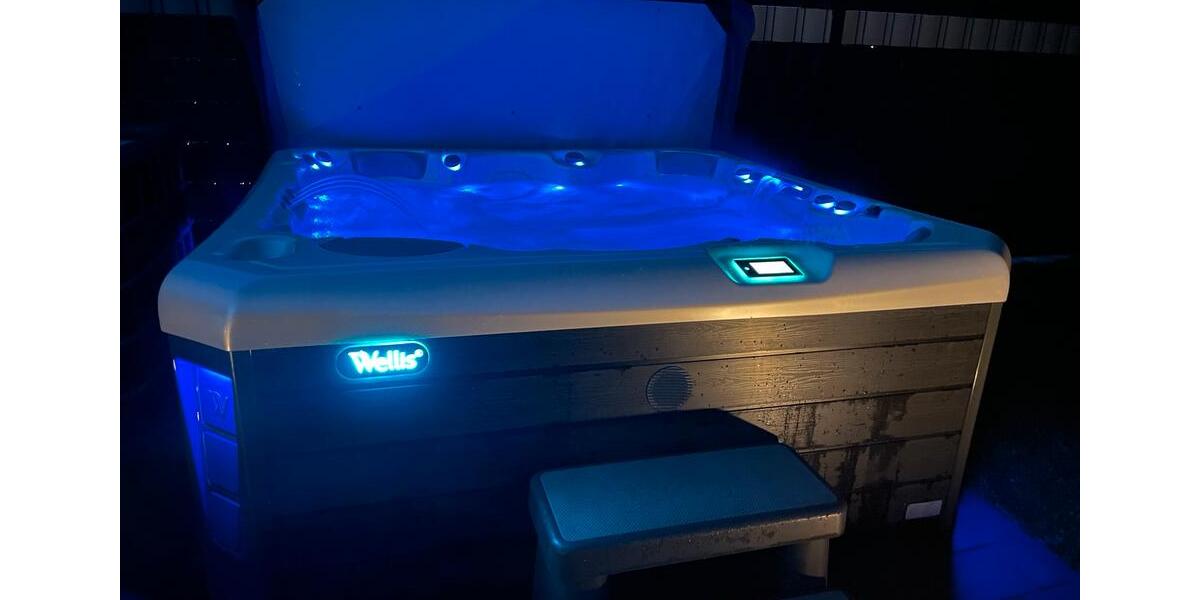 Ferienhaus für 8 Personen mit Whirlpool & Sauna 4 zimmer