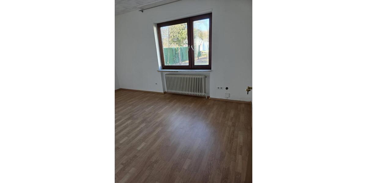 Einfamilienhaus Stuhr - 7 Zimmer, 200 m&sup2;, 1.500&euro; | Angebot:25882466