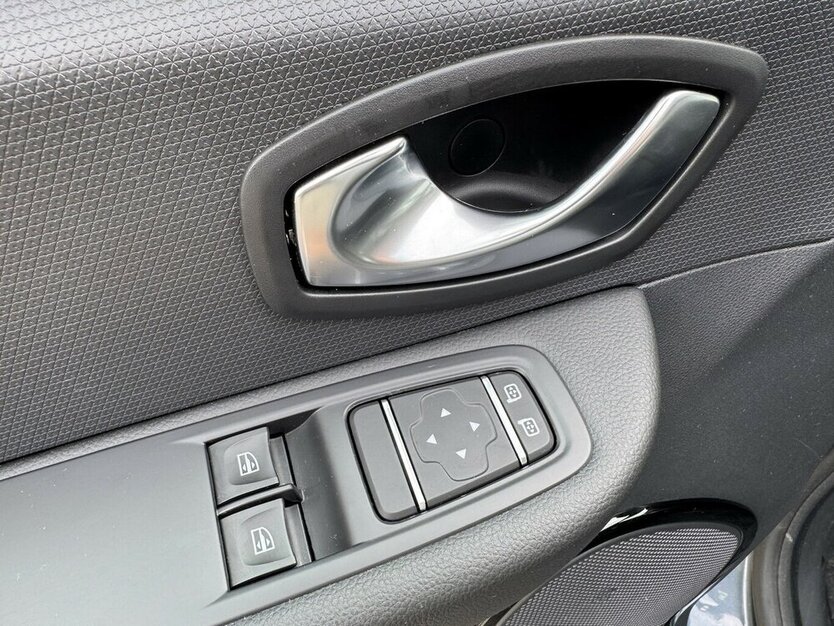 Clio GT Navi 50.tkm ServNeu EU6 GARANTIE BoseEditi