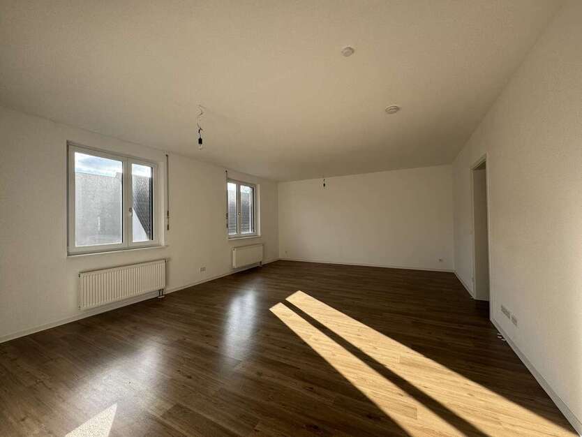 Investieren im Silberstreifen: Wohn-Gewerbeimmobilie mit Garten, Garage & Flexibilitä 6 zimmer