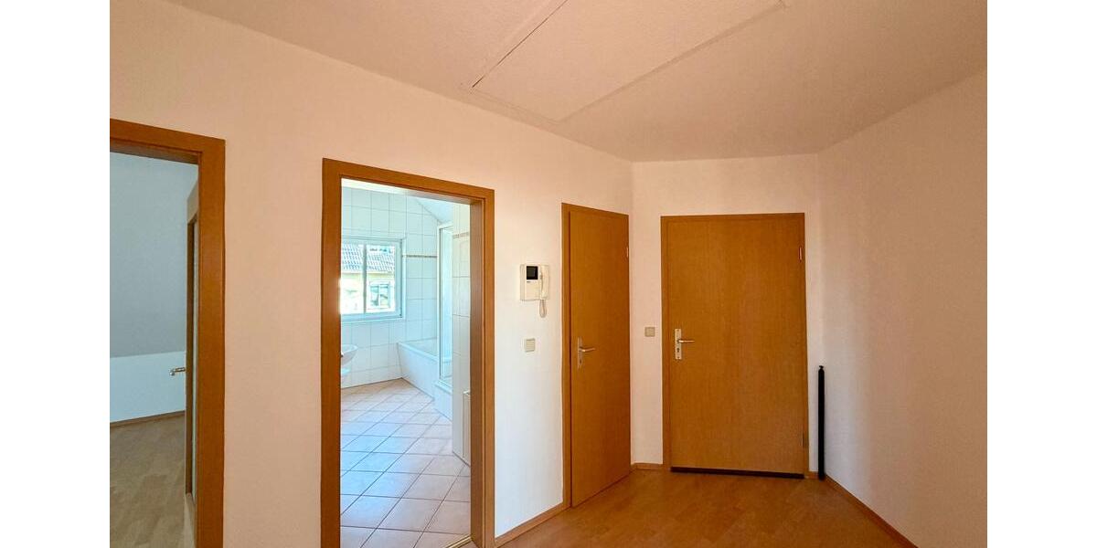 Dachgeschoßwohnung Weißenfels - 2 Zimmer, 60 m&sup2;, 420&euro; | Angebot:26635033