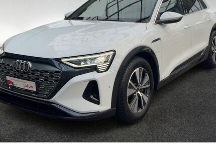 Audi Q8 e-tron 22.948 km 53.450 &euro; Hamburg 22529