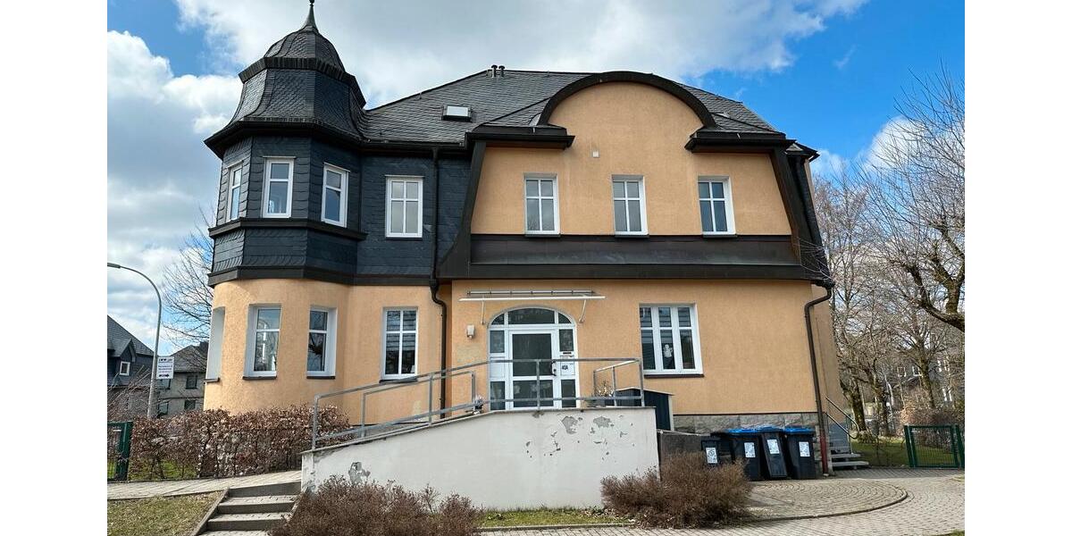 Etagenwohnung Neuhaus am Rennweg - 3 Zimmer, 116 m&sup2;, 875&euro; | Angebot:24641557