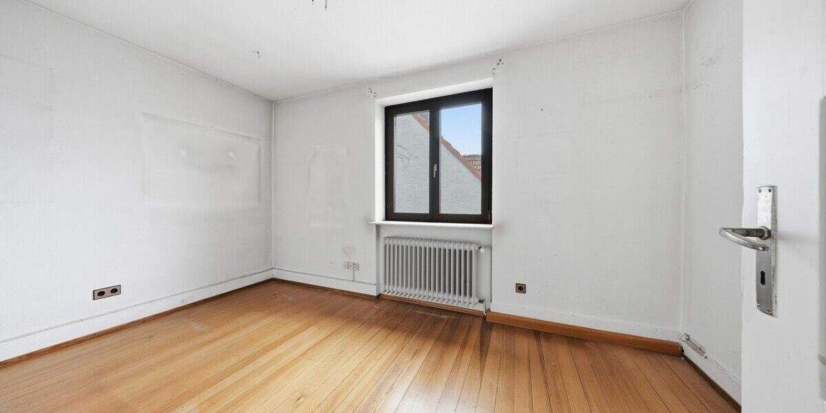 Einfamilienhaus Karlsbad Langensteinbach - 9 Zimmer, 203 m&sup2;, 449.000&euro; | Angebot:25916673