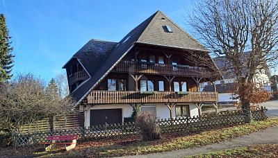 HISTORISCHER CHARME, MODERNE MÖGLICHKEITEN - Mehrfamilienhaus, Wohnhaus Lenzkirch | Angebot:26207208