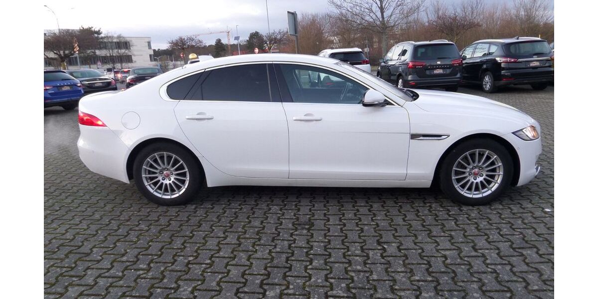 Jaguar XF 62.700 km 21.600 &euro; Erlenbach a. Main 63906