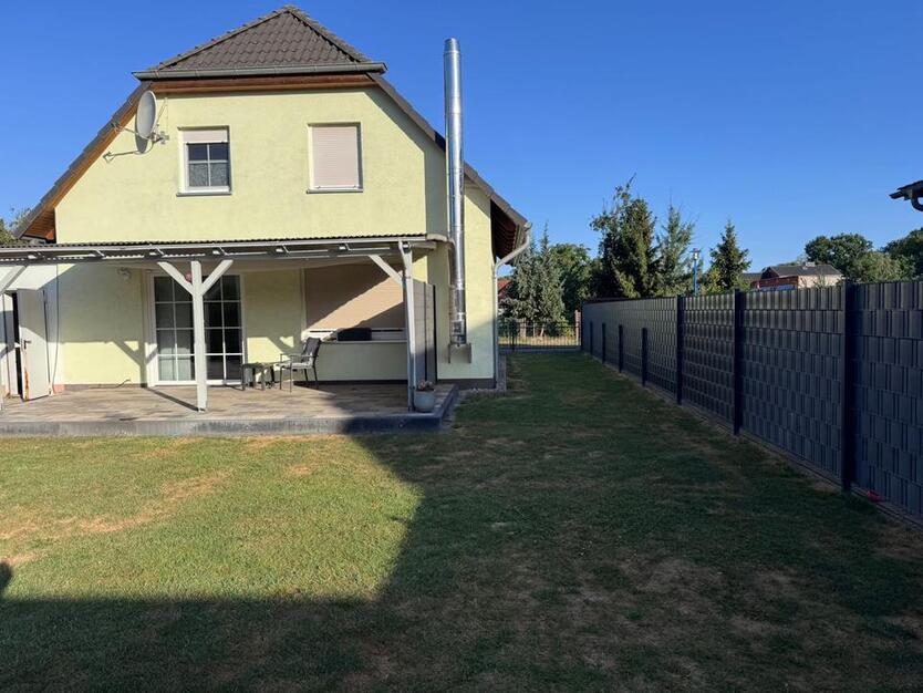 Einfamilienhaus mit Platz für Familie im grünen