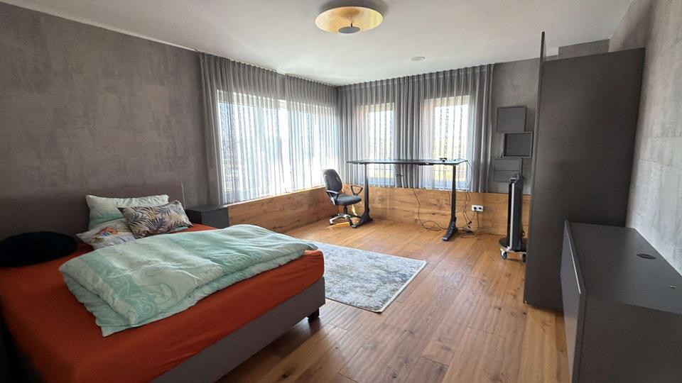 Villa Bad Camberg - 8 Zimmer, 459 m&sup2;, 3.200&euro; | Angebot:26249396