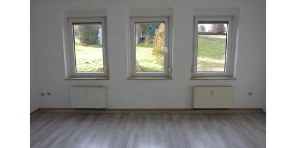 Etagenwohnung Teuchern - 2 Zimmer, 62 m&sup2;, 375&euro; | Angebot:24253560