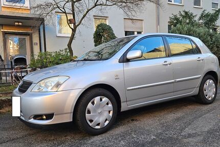 Toyota Corolla 141.000 km 2.700 &euro; Nürnberg 90419