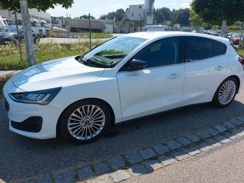 Ford Focus 49.500 km 18.300 € Winklarn 92559