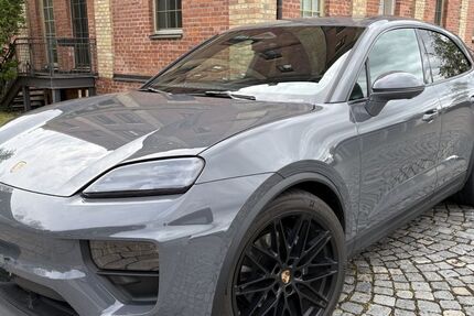 Porsche Macan 23.800 km 76.500 &euro; Obergriesbach 86573