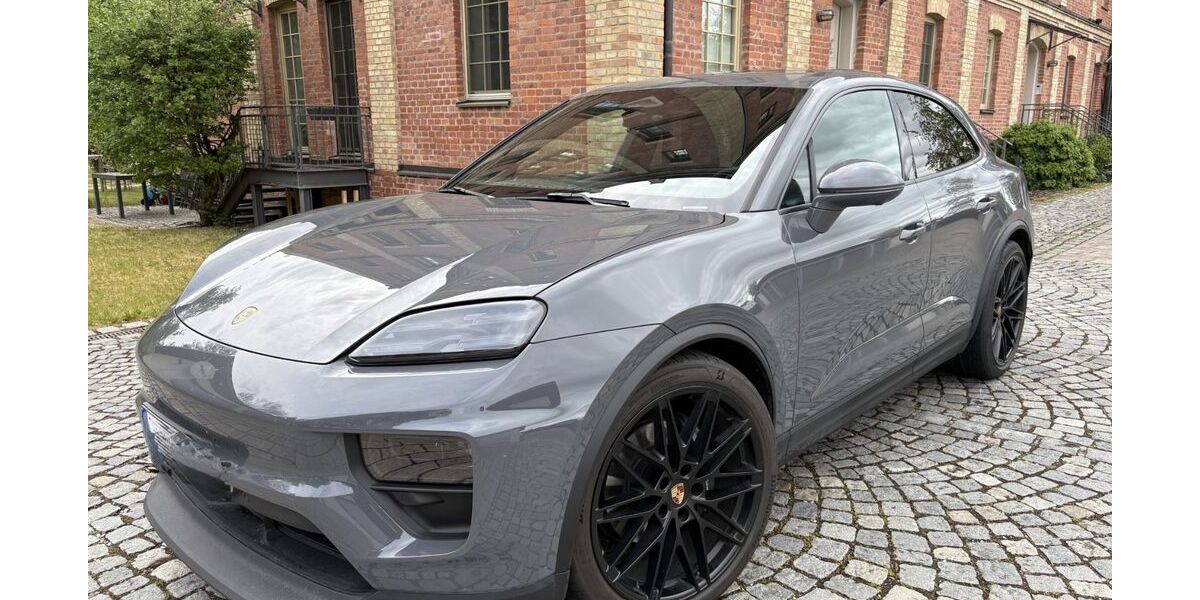 Porsche Macan 23.800 km 76.500 &euro; Obergriesbach 86573