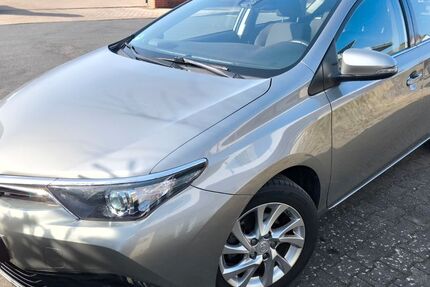 Toyota Auris 165.000 km 8.500 &euro; Lüchow 29439