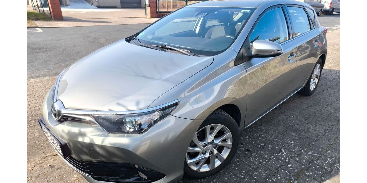 Toyota Auris 165.000 km 8.500 &euro; Lüchow 29439