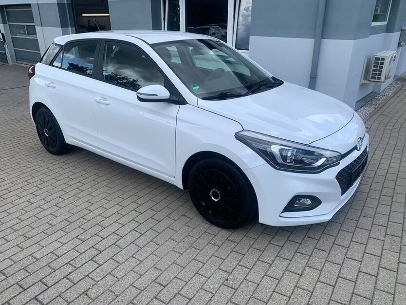 i20