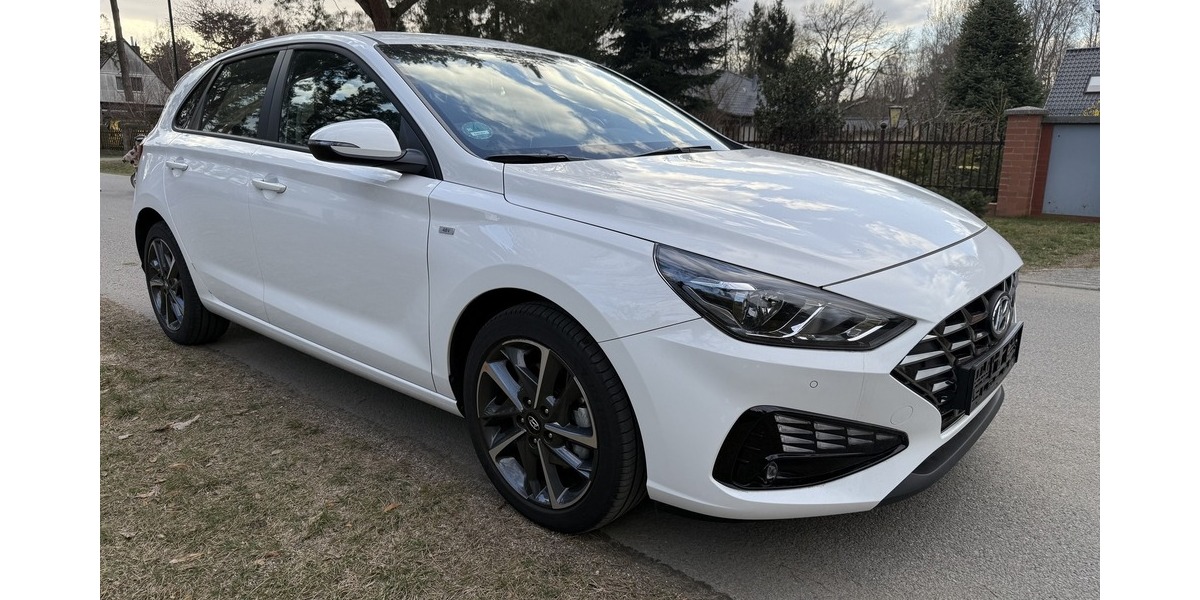 Hyundai i30 1.5 T-GDI Automatik Trend Mild-Hybrid 11.183 km 20.900 &euro; Berlin 10247