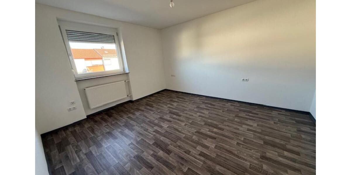 Reihenhaus Bad Windsheim - 4 Zimmer, 105 m&sup2;, 1.050&euro; | Angebot:24715188