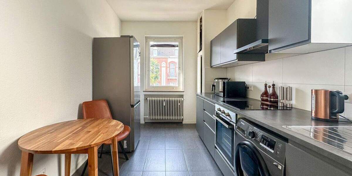 Etagenwohnung Düsseldorf Grafenberg - 3 Zimmer, 100 m&sup2;, 1.300&euro; | Angebot:25471853
