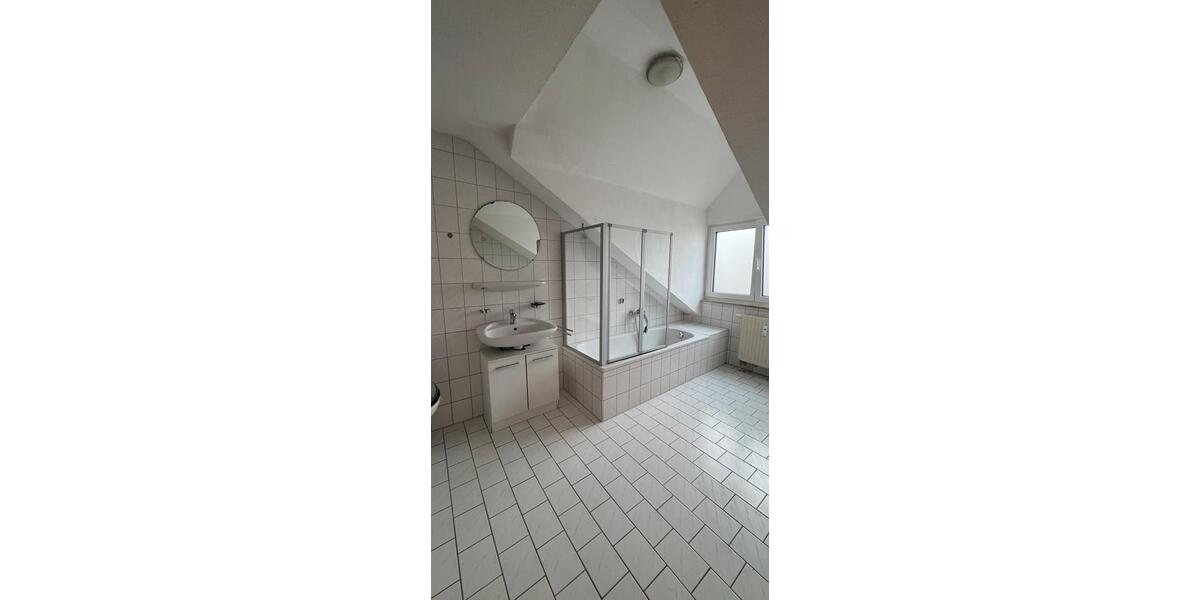 Dachgeschoßwohnung Balingen - 2.5 Zimmer, 62 m&sup2;, 169.900&euro; | Angebot:26443946