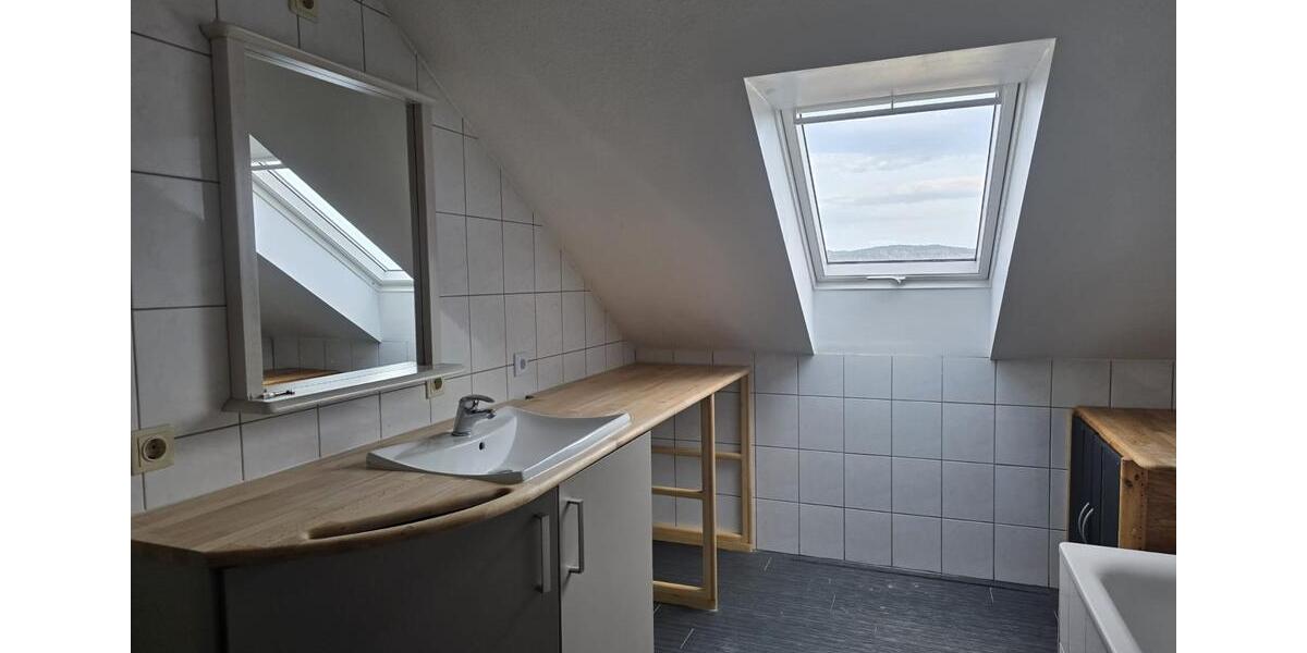 Dachgeschoßwohnung Tiefenbach - 4 Zimmer, 85 m&sup2;, 650&euro; | Angebot:25619480