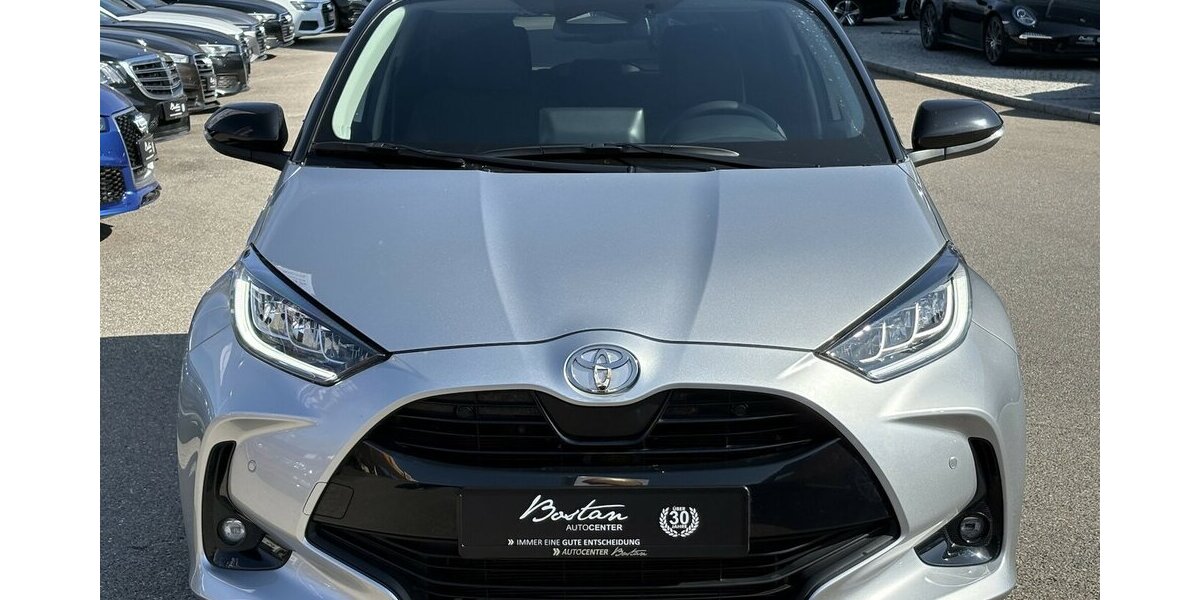 Toyota Yaris Hybrid Team Deutschland KAMER/DAB/1.HAND 10.247 km 21.800 &euro; Villingen-Schwenningen 78054