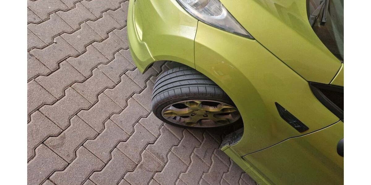 Ford Fiesta 149.000 km 2.500 &euro; Vachendorf 83377
