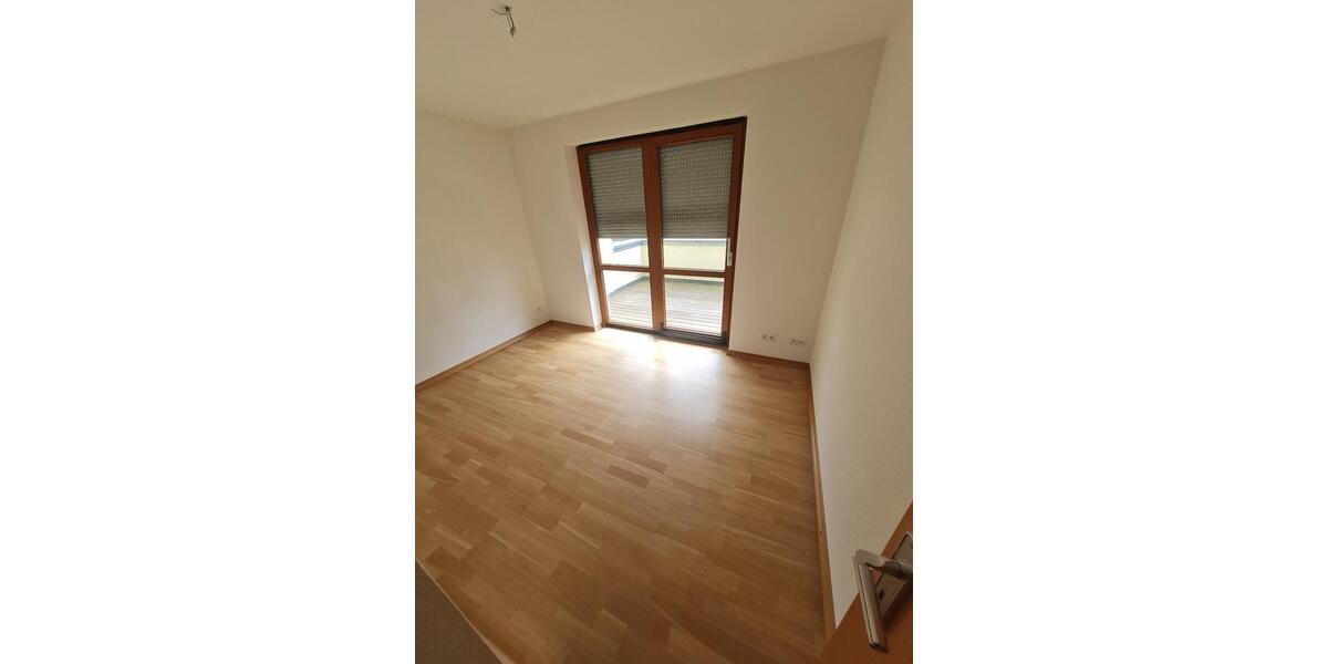 Einfamilienhaus Burgstädt - 3 Zimmer, 101 m&sup2;, 890&euro; | Angebot:26649295