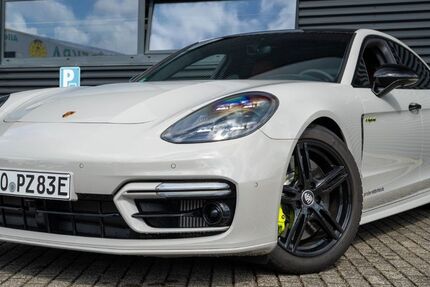 Porsche Panamera 19.999 km 119.900 € Moers 47441