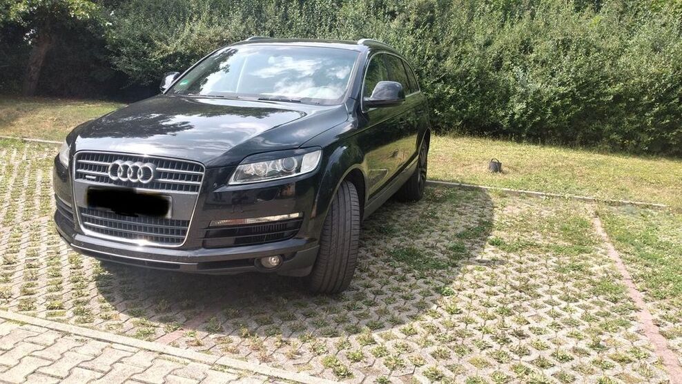 Audi Q7 223.000 km 7.900 € Brahmenau 07554