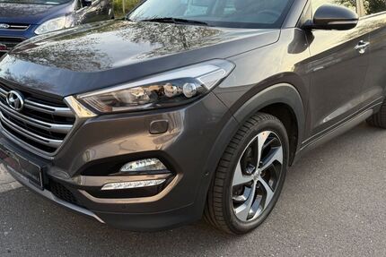 Hyundai TUCSON 177.000 km 12.490 &euro; Aschaffenburg 63741