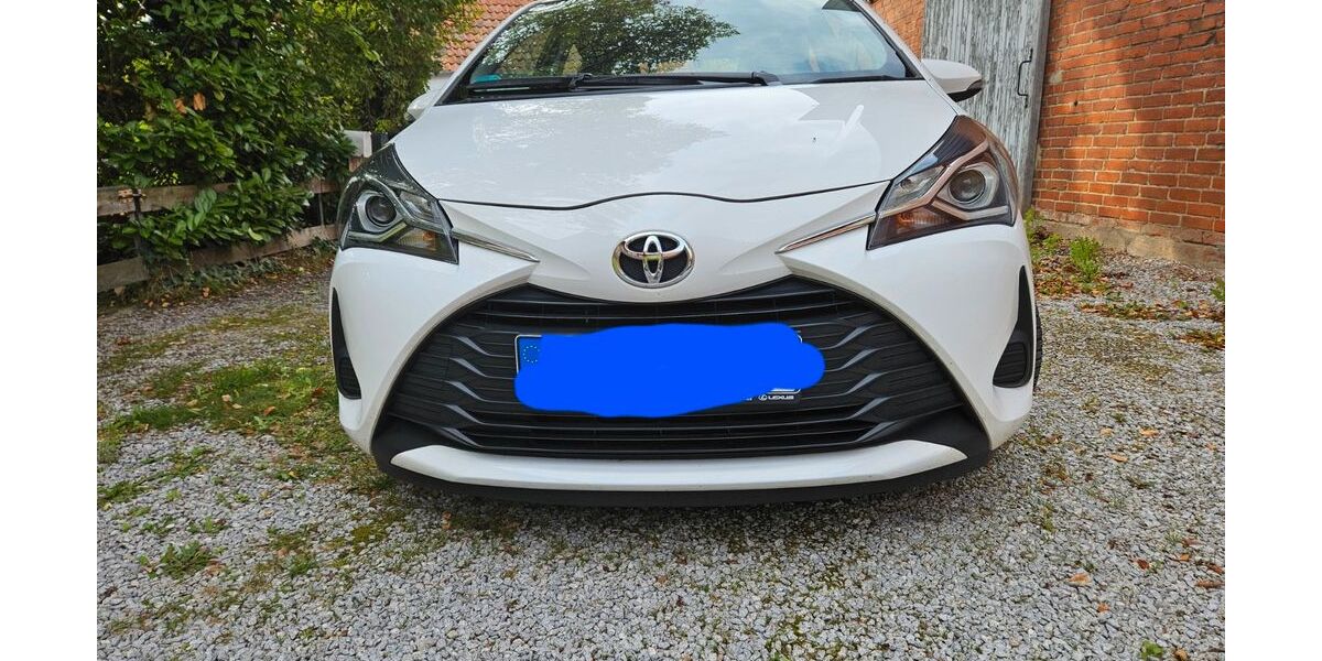 Toyota Yaris 52.000 km 10.500 &euro; NORDSTEMMEN 31171