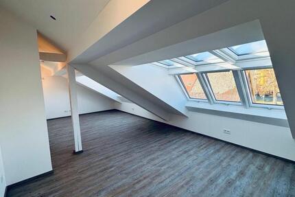 Schöne Dachgeschoss Wohnung in 93176 Beratzhausen 3 zimmer