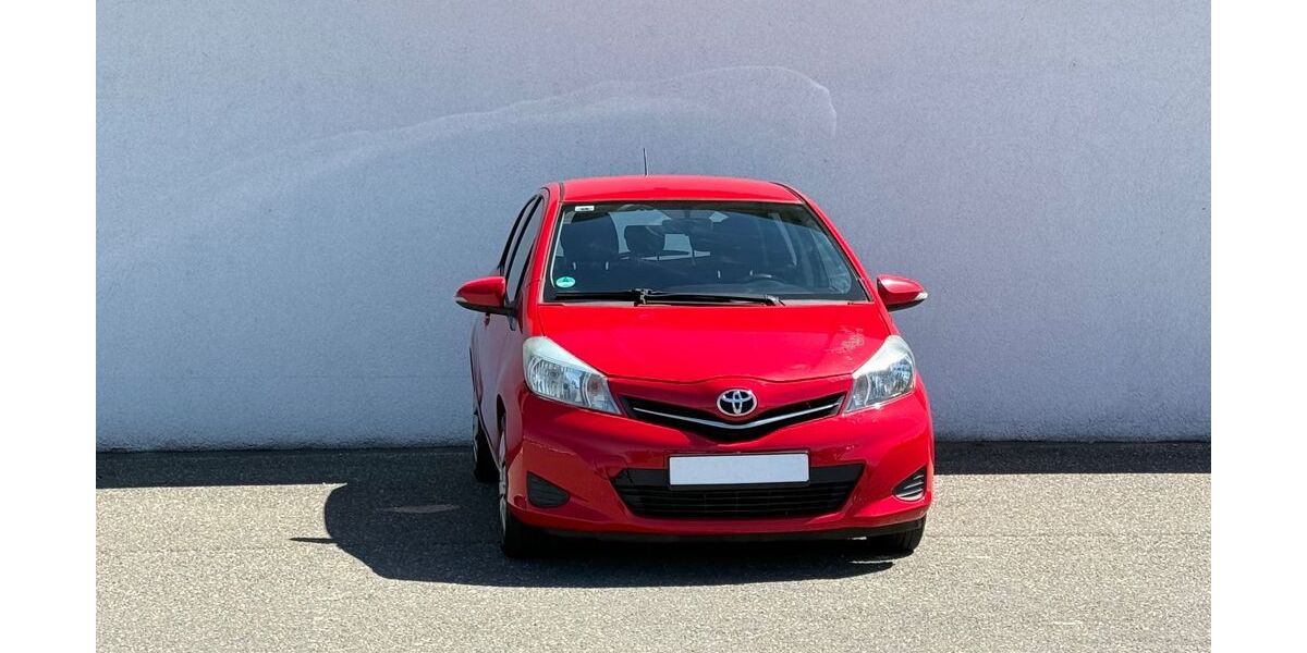 Toyota Yaris 210.000 km 3.799 &euro; Kandel 76870