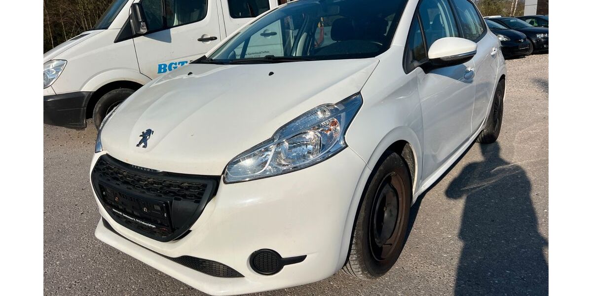 Peugeot 208 99.995 km 4.950 &euro; Freiburg im Breisgau 79108