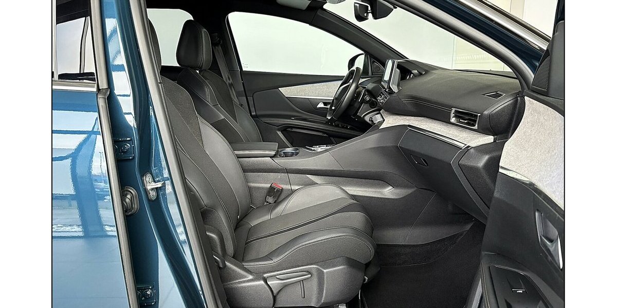 Peugeot 3008 1.2 Puretech GT ACC LED Kamera Keyless Ass. 36.000 km 22.999 &euro; Stade 21682