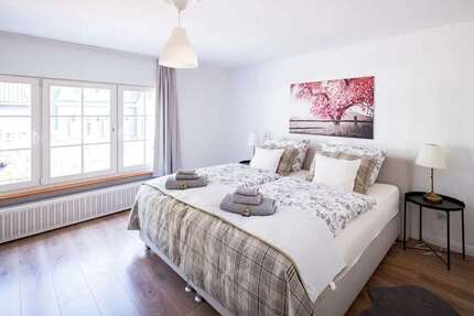 Zimmer Solingen Unterburg - 1 Zimmer, 1.900&euro; | Angebot:27563242