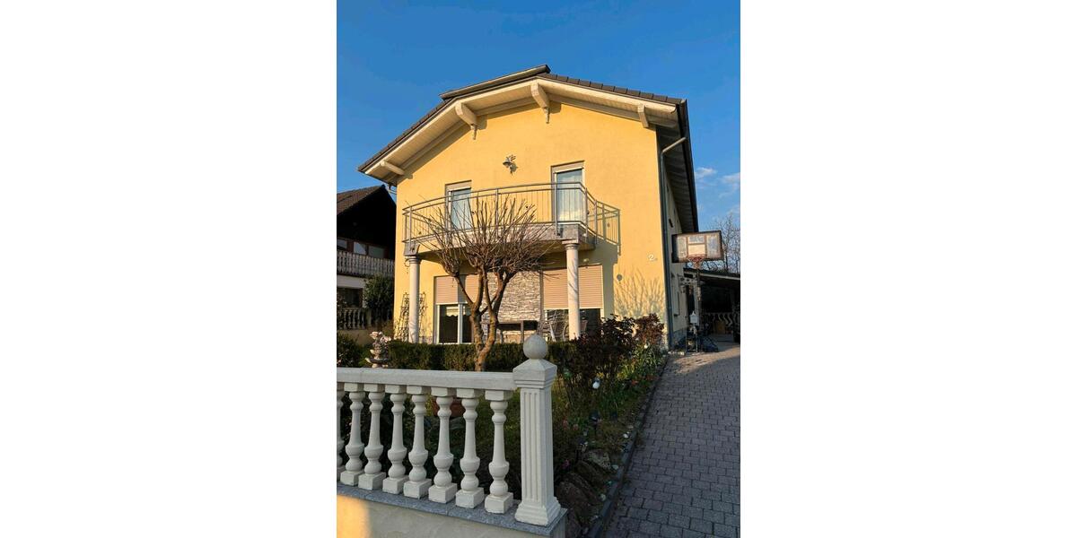 Einfamilienhaus Ramstein-Miesenbach Miesenbach - 1 Zimmer, 190 m&sup2;, 2.250&euro; | Angebot:26101571