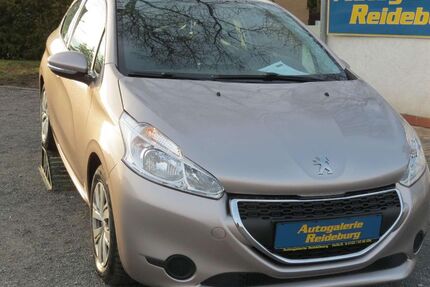 Peugeot 208 99.000 km 5.940 &euro; Halle/ Saale 06116