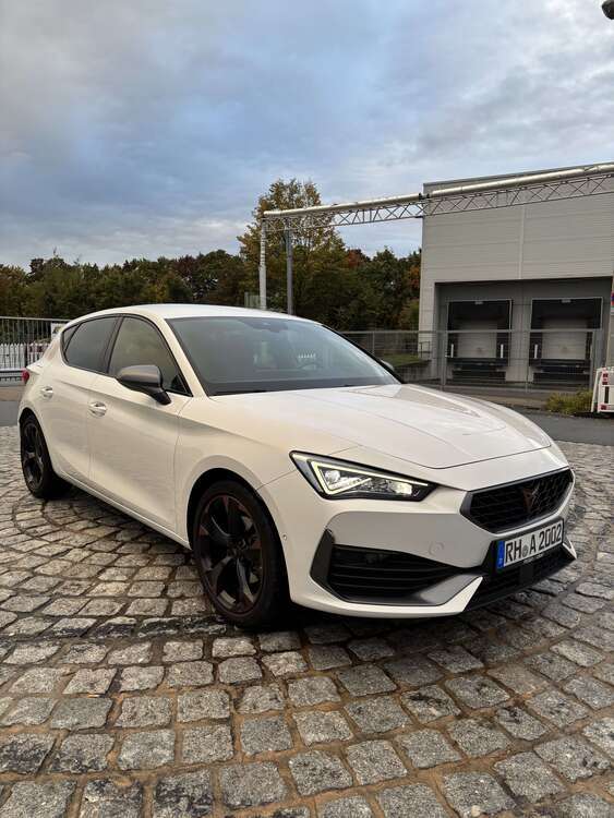 Cupra Leon 33.600 km 23.200 € Erlangen 91058