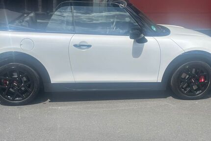 Mini John Cooper Works Cabrio 2.700 km 41.000 &euro; Euskirchen 53881