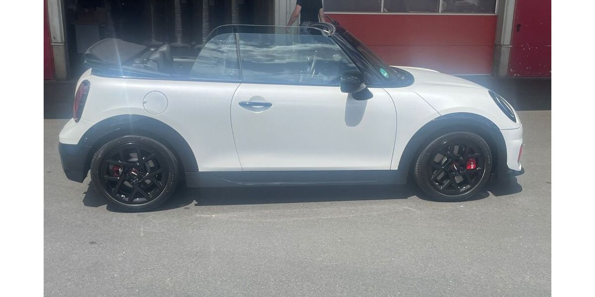Mini John Cooper Works Cabrio 2.700 km 42.000 &euro; Euskirchen 53881