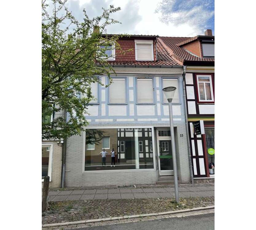 Haus zum Kaufen in Alfeld 159.000 € 244 m²